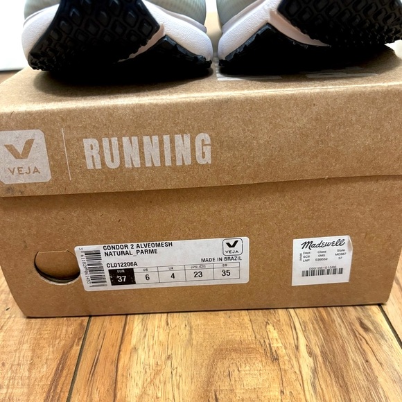 NWT Veja Condor 2 Sneakers in Light Grey Natural Parme - Picture 9 of 9